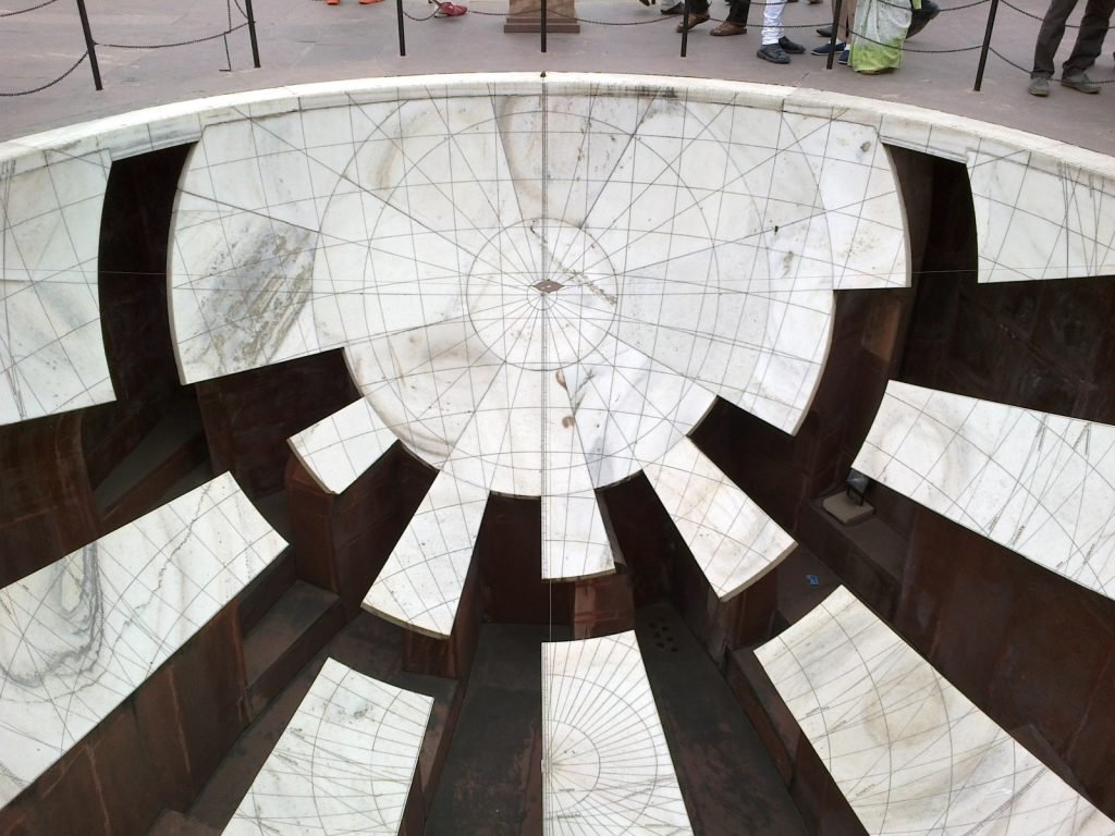 Zero, Pi, and the Planets: The Science India Gave the World That Textbooks Never Mention - Inde Rajasthan Jaipur Jantar Mantar Astronomie - panoramio (1)
